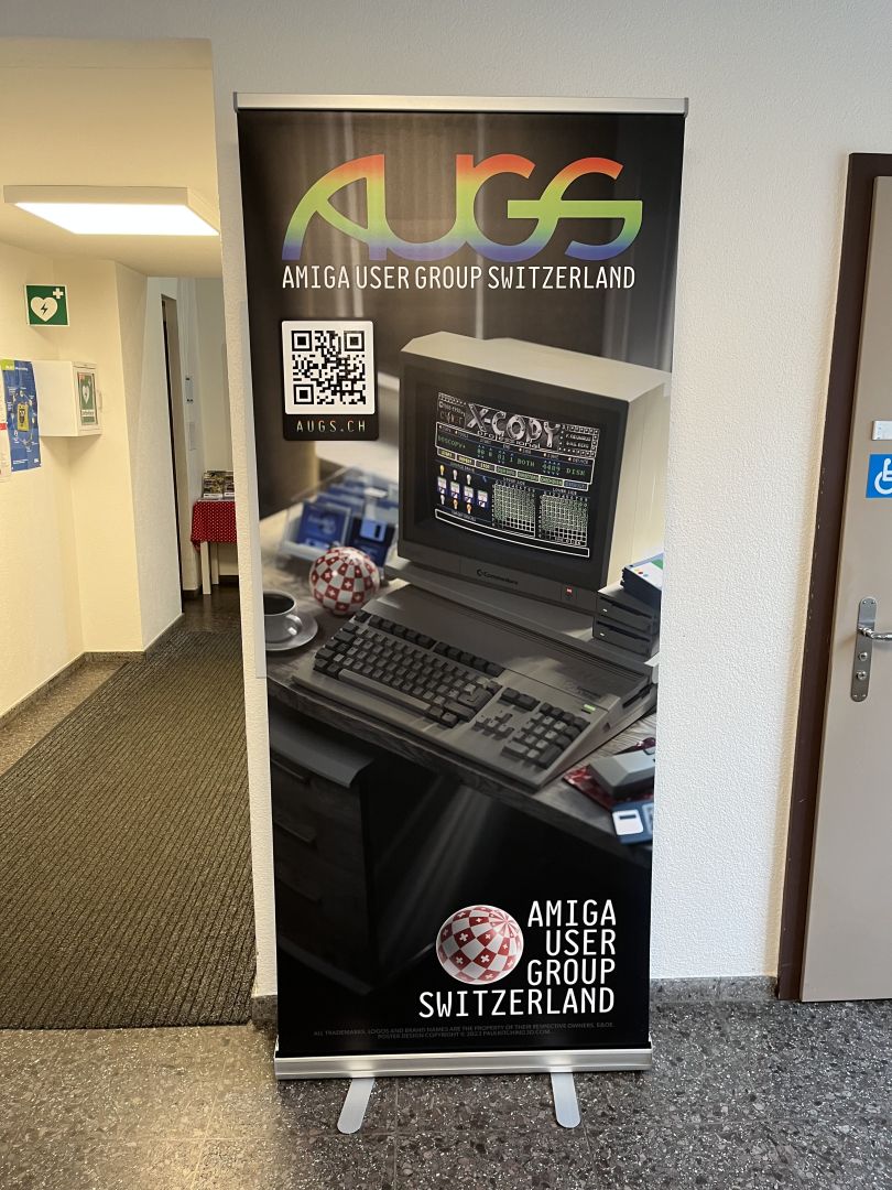 Unser AUGS-Banner stand vor der Tür des Raumes im GZ Hottingen, während das zweite Banner ausserhalb